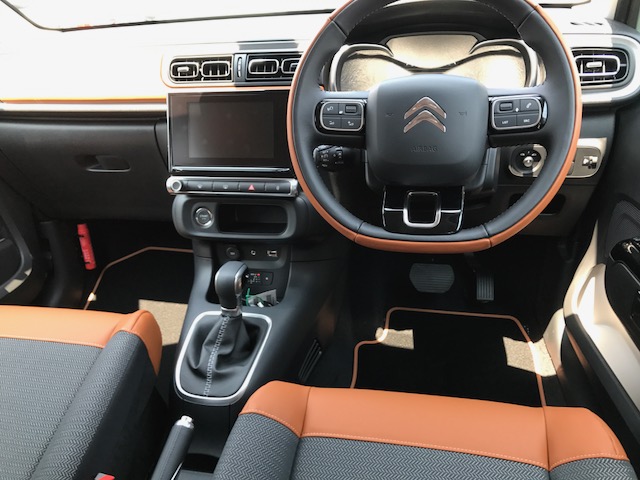 NEW C3 展示車が入ってきました　今週末は内覧会です