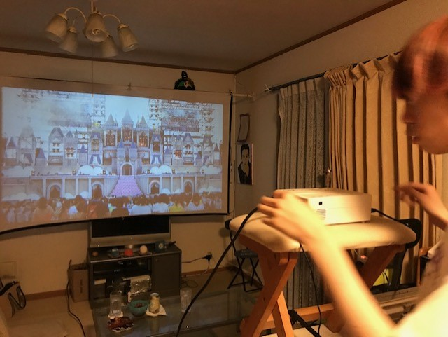 プロジェクター